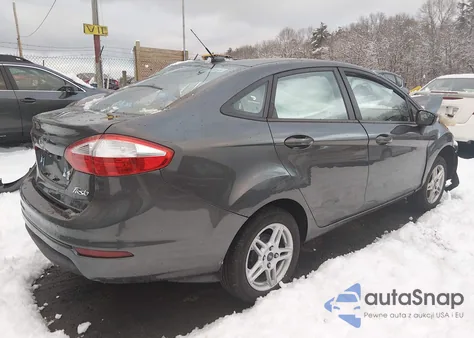 2018 Ford Fiesta Se z USA, uszkodzony, nr VIN 3FADP4BJ5JM124084